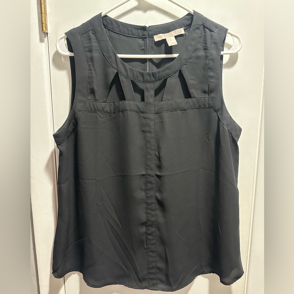 Black sleeveless blouse